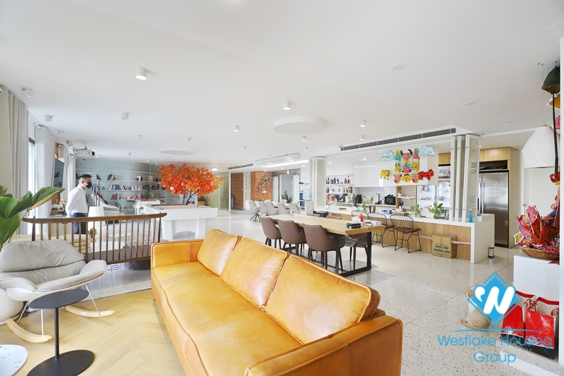 Large size apartment 4 bedrooms for rent at D' Leroi soleil Xuan Dieu.